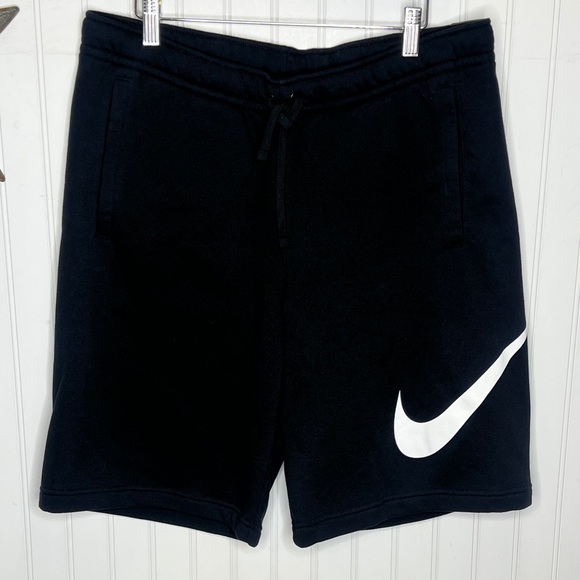 Nike Men's Black Standard Fit at Knee Length Shorts Size Large NWT - Picture 1 of 11
